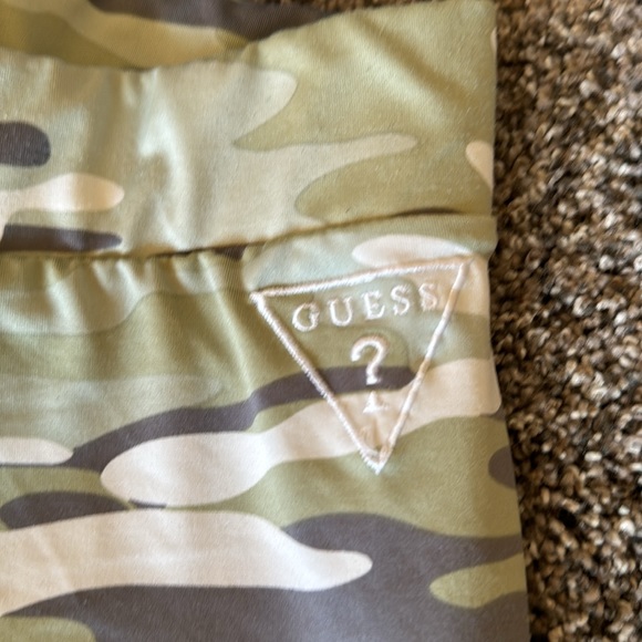 Guess camo women’s leggings size s - Picture 2 of 4